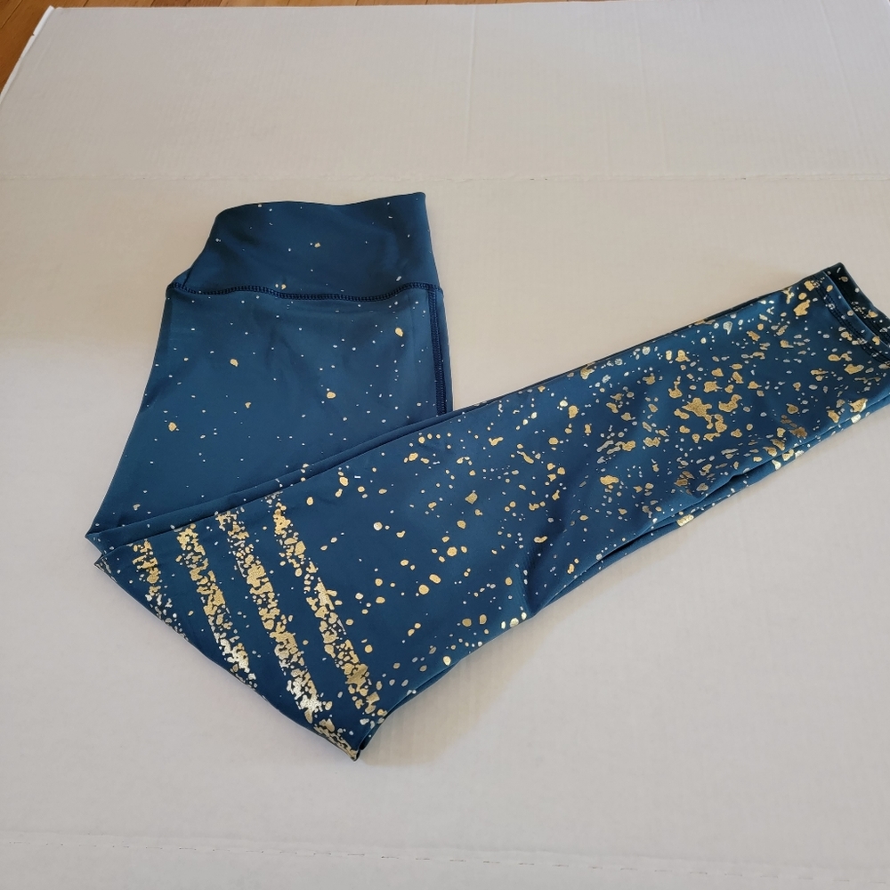 Leggings emerald green with gold designs Size L/XL Excellent condition.